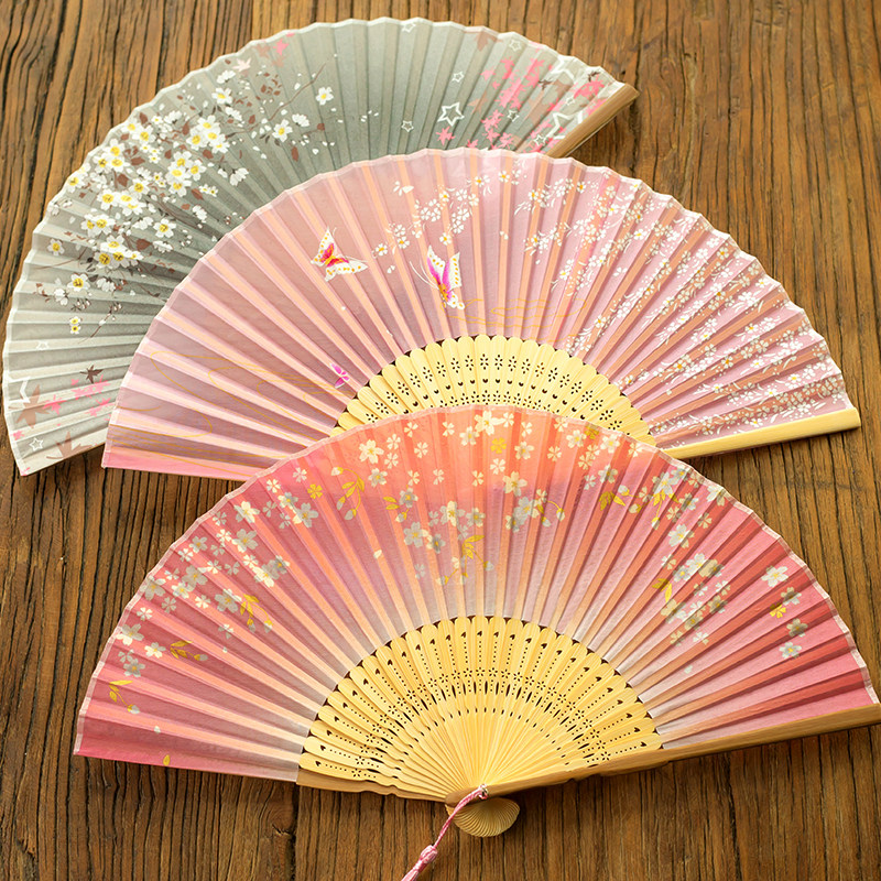 Fan-female fan fan fan fan style Japanese classical small folding fan gift Chinese wind dance walking fan