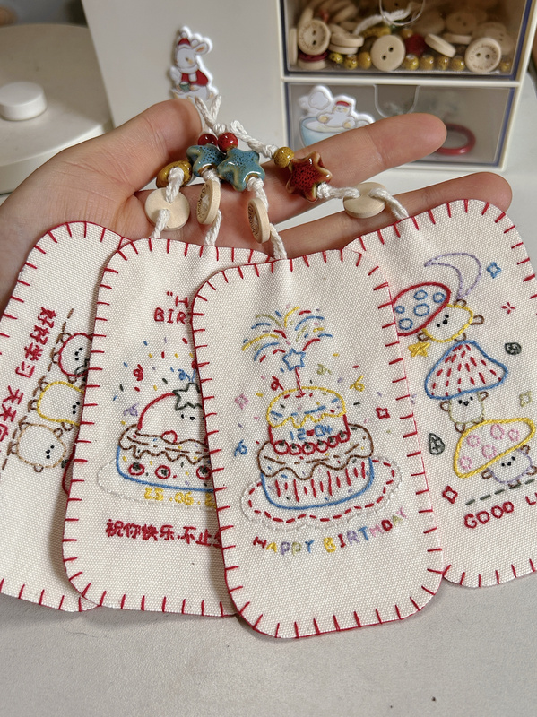 Finished Product·Embroidered Handmade Bookmarks Are Cute and Practical as Gifts for Friends