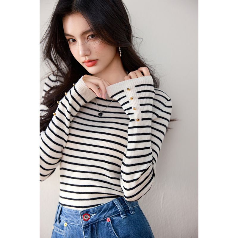 Aige Sweater for Women, Autumn and Winter 2026 New Style, Color-Blocked Stripes, High-End Feel, Slim Fit, Elegant Inner Knitwear Aige Sweater for Women, Autumn and Winter 2026 New Style, Color-Blocked Stripes, High-End Feel, Slim Fit, Elegant Inner Knitwear