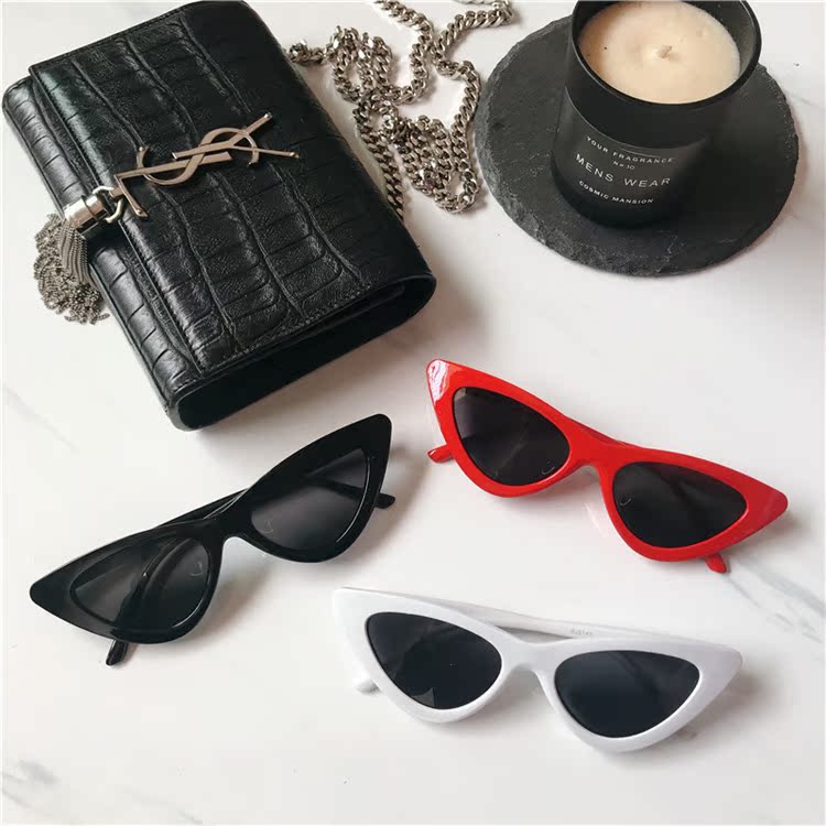 Châu âu và Hoa Kỳ chụp đường phố con dấu buồm retro tam giác cat eyes sunglasses sunglasses ins net màu đỏ với kính kính nam giới và phụ nữ triều