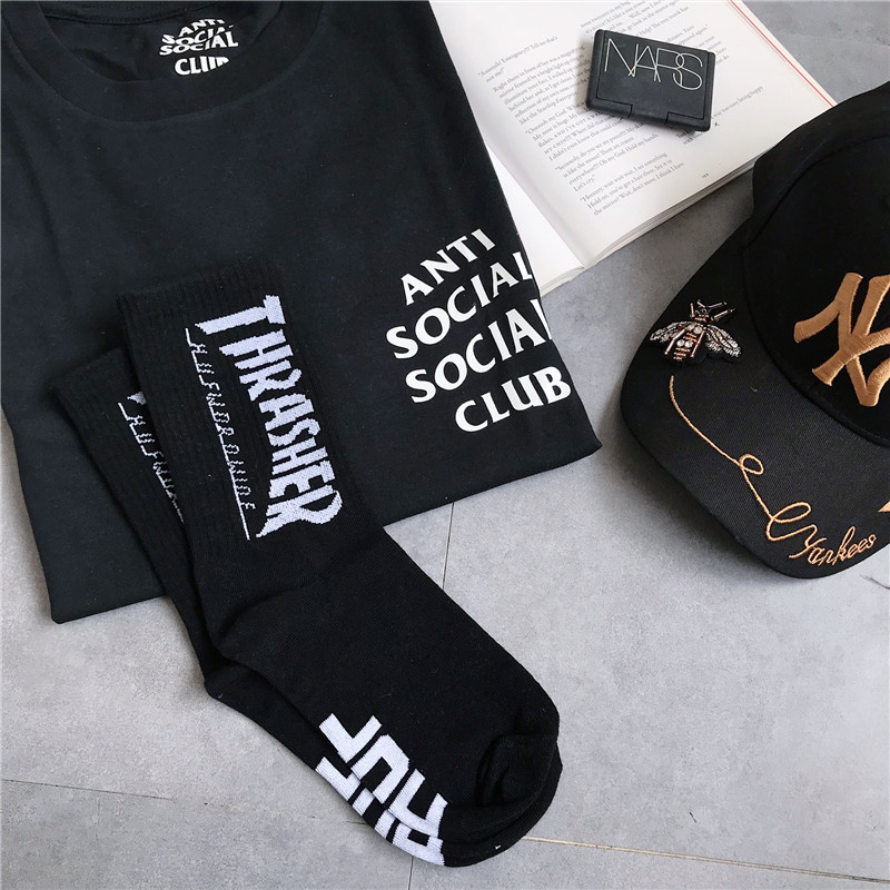 4 cặp Châu Âu và Mỹ ins chết fly thể thao vớ skateboard đường phố tide thương hiệu hip hop vớ cotton nam giới và phụ nữ các cặp vợ chồng trong vớ