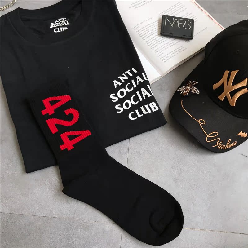 4 cặp Châu Âu và Mỹ ins chết fly thể thao vớ skateboard đường phố tide thương hiệu hip hop vớ cotton nam giới và phụ nữ các cặp vợ chồng trong vớ