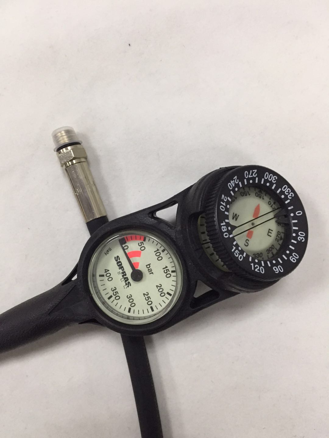 Italian scuba diving double-link pressure watch refers to northern needle pressure gauge compass
