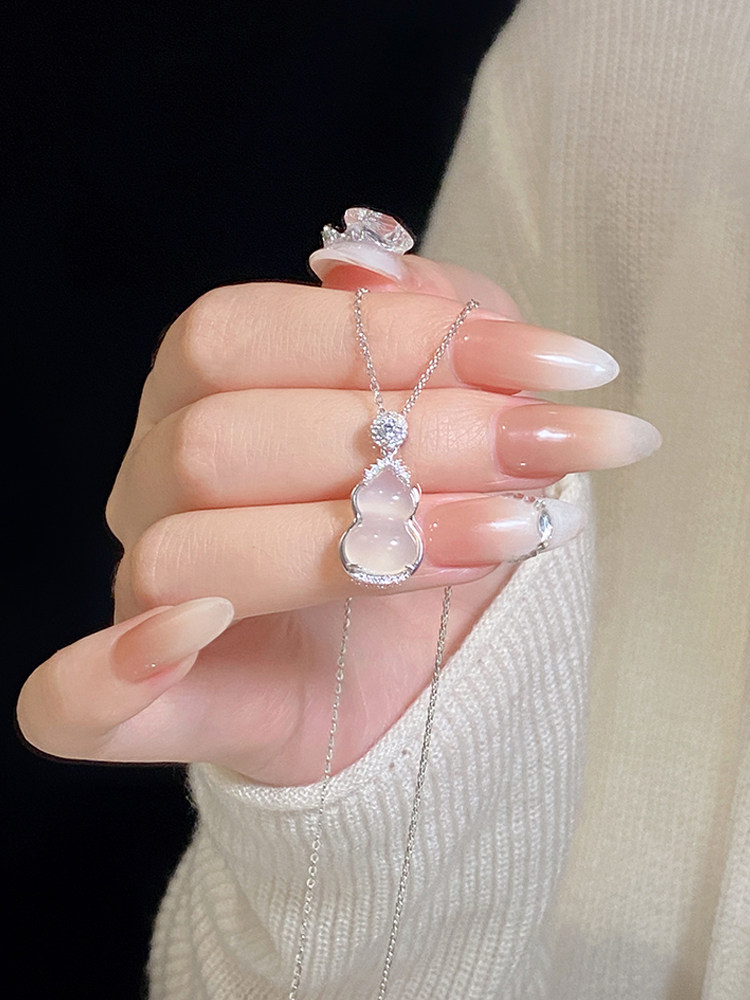 Pure Silver 999 New Chinese Style White Chalcedony Gourd Pendant Necklace for Women, Light Luxury Niche Gift for Girlfriend or Best Friend