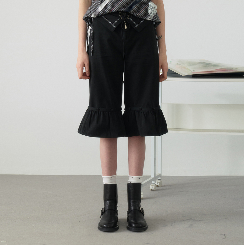 Yawhat Black Low-Waisted Cropped Pants with Detachable Ruffled Wide-Leg Flared Pants with Cuffed Waistband Casual Shorts