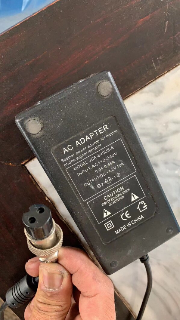 Original mobile phone number shielded power adapter 4 2V10A aviation head power cord JAC-S40U5-A