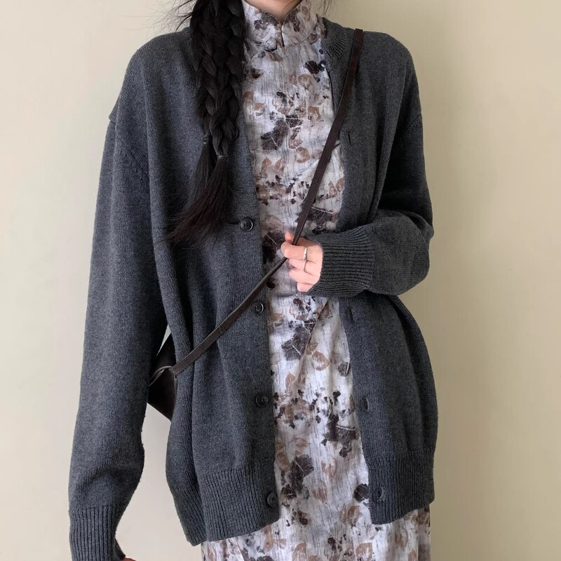 Gray Cardigan to Match a Cheongsam, Spring Style, Artistic Knitted Jacket, Thickened Version, Simple and Elegant Cardigan