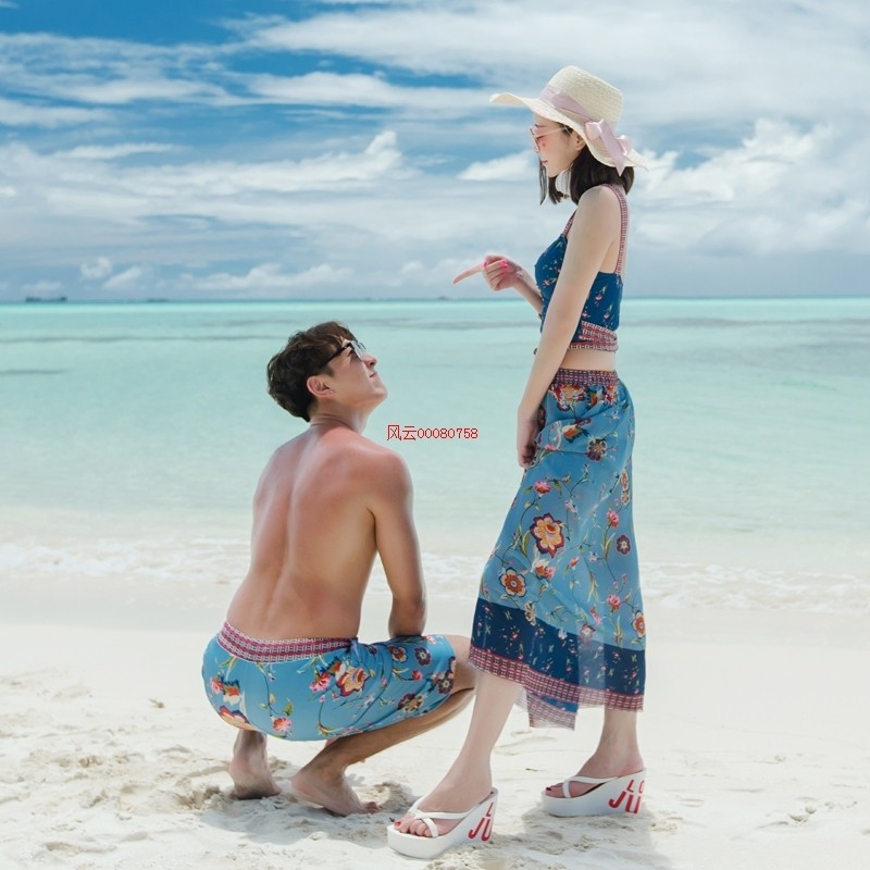 American VR Couple Swimsuit Small Chest Sexy Split Bikini Boxer Swimsuit Women's and Men's Beach Pants Color New Product