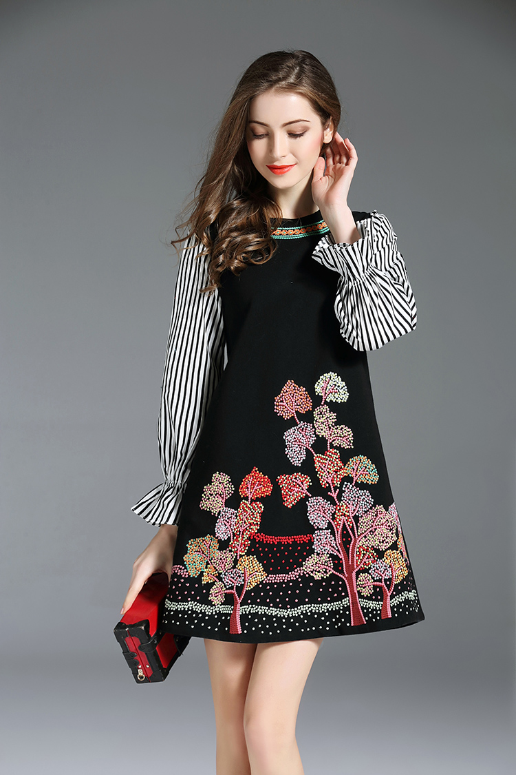 National Style Embroidery Ladies Long Show top
