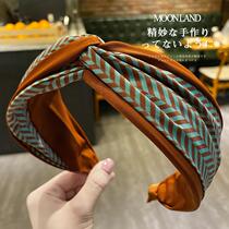 Net Red 2022 New Hair Stirrup Retro Port Wind-Style Stripes Splicing Wide Side Head Stirrup Wash Face Pressure Hairpin Hairpin