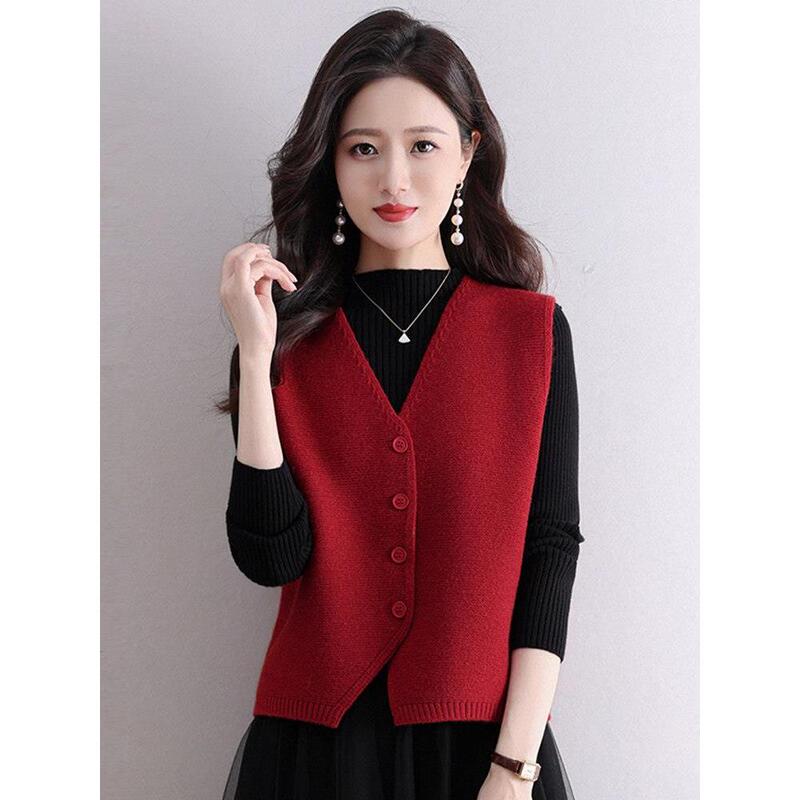 Knitted Red Wool Vest for Women, Outerwear, 2026 Spring and Autumn New Style, Paired with Skirts, Layered Wear, Short Sweater Vest Knitted Red Wool Vest for Women, Outerwear, 2026 Spring and Autumn New Style, Paired with Skirts, Layered Wear, Short Sweater Vest