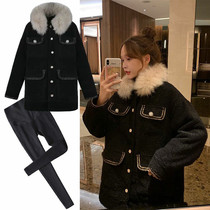  Pregnant womens autumn and winter suit fashion models go out foreign style small fragrant lamb wool coat tide mother net red winter two-piece suit