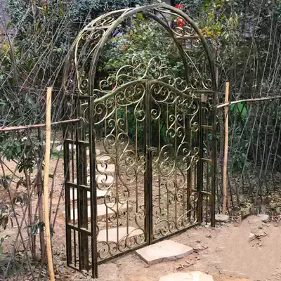 Fence door Wrought iron gate arch flower rack door stack top Villa arch shelf Wrought iron courtyard door Arch flower rack door