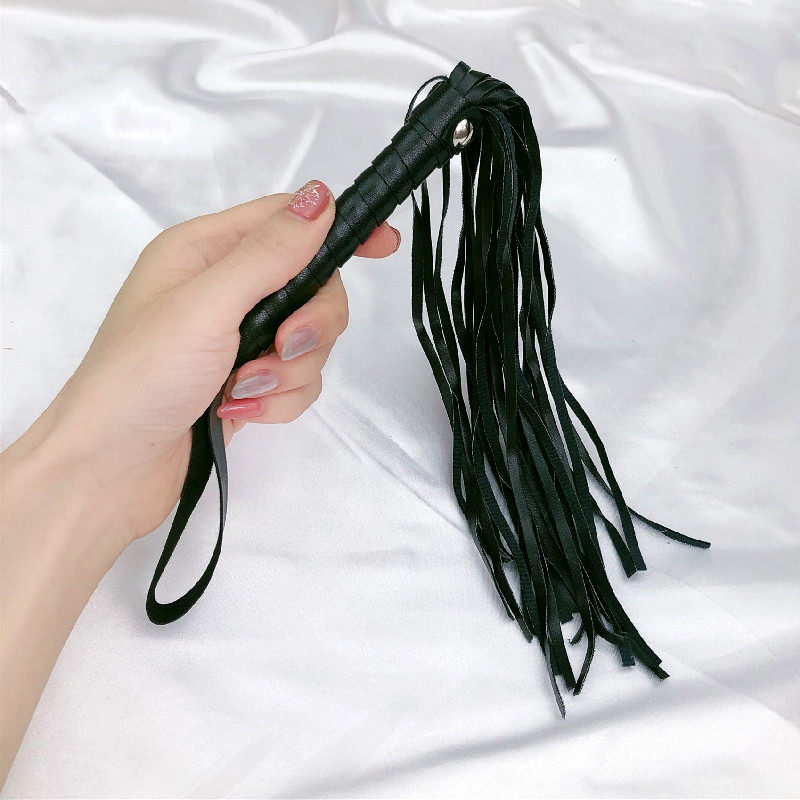 sm flirts small pistachino whips to teach disciplinaria punchmen to play leather whip erotics interest items men's use