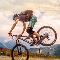 Xiaopeng told me that a person must be down-to-earth and not mess around. Outdoor knee pads and Velcro riding