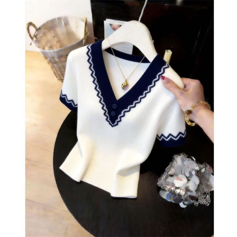 Authentic Gejia New 2026 Summer Design Color-Block V-Neck Short-Sleeve Knit Top, Fashionable and Slimming