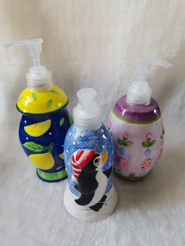 Unique Collection of Nordic Ceramic Press-Type Hand Sanitizer Bottles, Creative Soap Dispensers, Refillable Bottles, Hand-Painted Relief Desktop Ornaments Unique Collection of Nordic Ceramic Press-Type Hand Sanitizer Bottles, Creative Soap Dispensers, Refillable Bottles, Hand-Painted Relief Desktop Ornaments