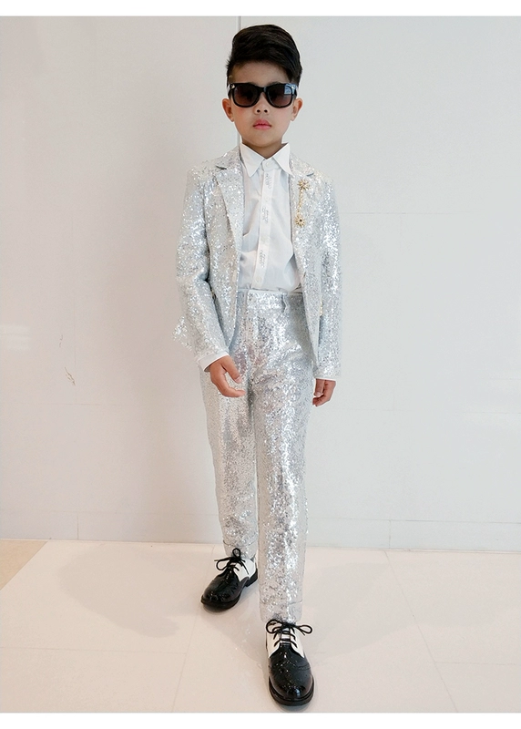 Người dẫn chương trình độc tấu trang phục sequin catwalk phù hợp với lễ phục Ngày trẻ em cậu bé chơi piano - Váy trẻ em