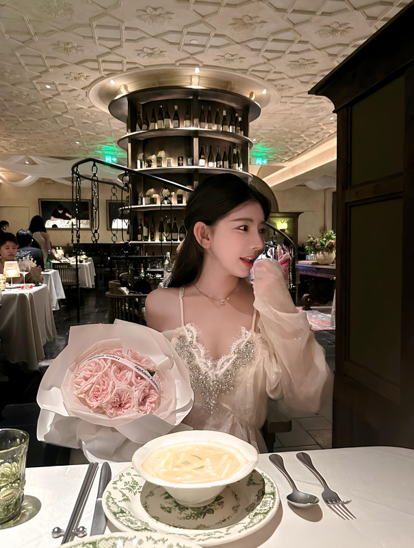 Diamond-Embellished Lace Patchwork Off-Shoulder Long-Sleeved Shirt for Women 2024 New Autumn Sexy Top Pure Lust Hottie Chiffon Shirt