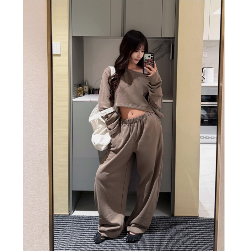 Placeorder 26Aw Casual Outfit with One-Shoulder Design, Short Long-Sleeve Sweatshirt, Wide-Leg Sweatpants Set