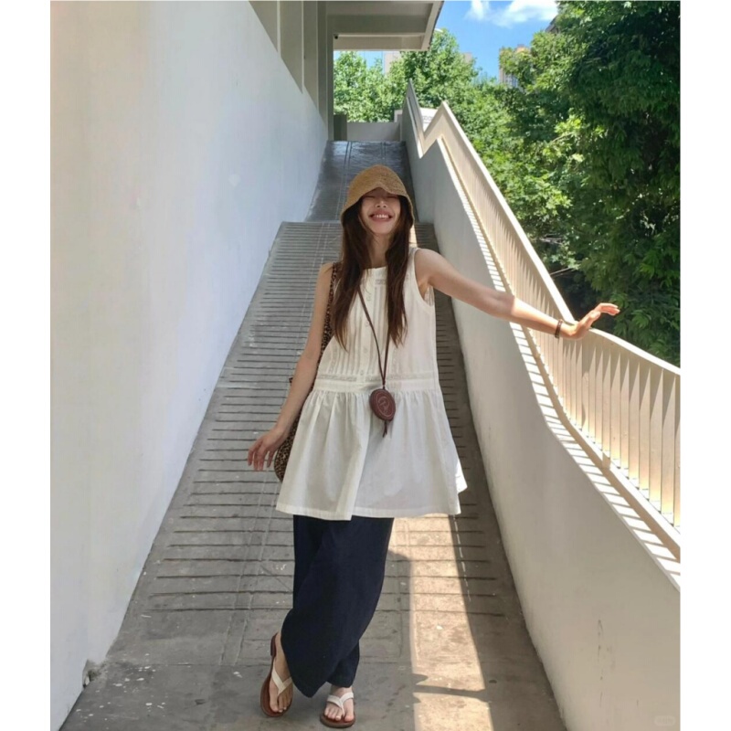 Placeorder Korean Niche White Sleeveless Vest Dress for Women, Summer Design, Loose and Elegant Short Skirt