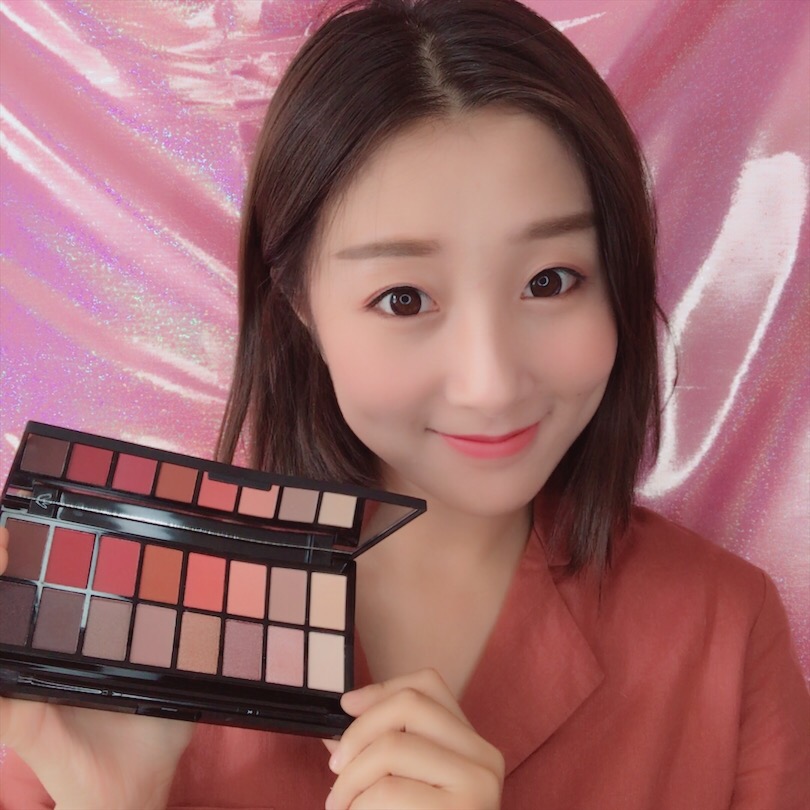 二休小铺  英国Make up revolution眼影桃花妆 眼部彩妆盘16色