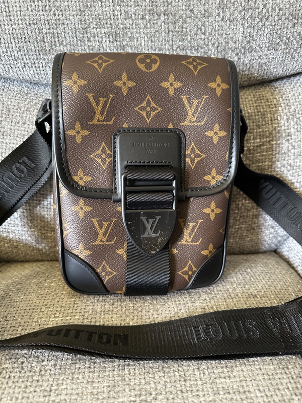 Lv Louis Vuitton Men's Monogram Small Messenger Bag, Shoulder/Crossbody, Employee In-House Purchase Special Price, Domestic Stock Available Lv Louis Vuitton Men's Monogram Small Messenger Bag, Shoulder/Crossbody, Employee In-House Purchase Special Price, Domestic Stock Available