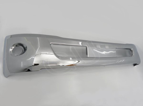 Передний бампер хромированный для грузовика Hino 300