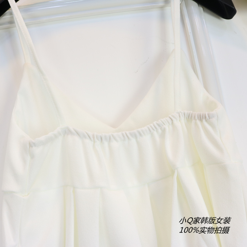 Hàn quốc nhỏ tươi kỳ nghỉ sexy ngắn coat backless xù V-Cổ thấp cắt nhỏ hoa yếm trong mùa hè ao kieu dep