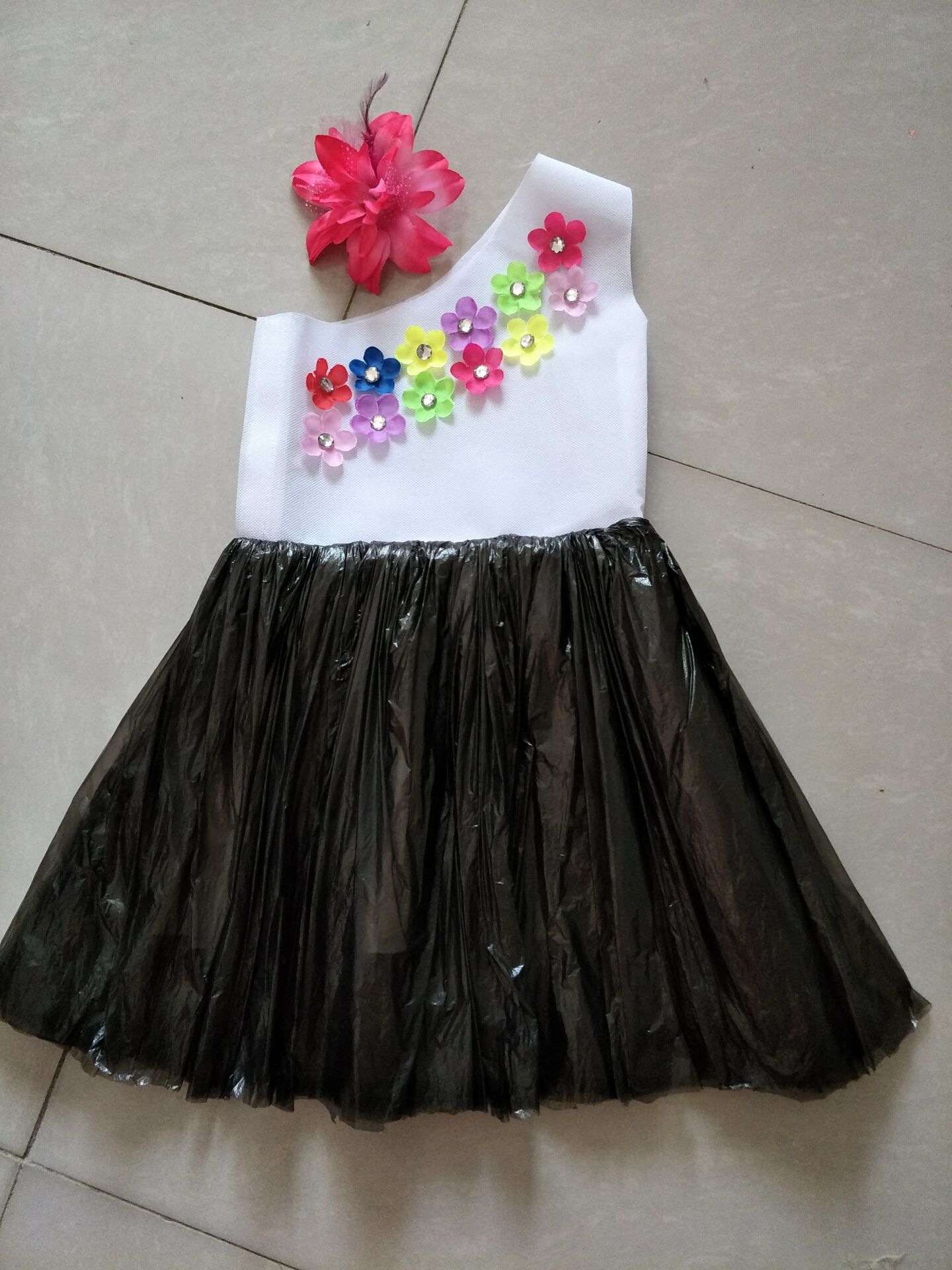 Quần áo bảo vệ môi trường cho trẻ em mới DIY handmade thời trang trình diễn trang phục quần áo mẫu giáo quần áo phụ nữ-trẻ em trình diễn trang phục shop quan ao tre em