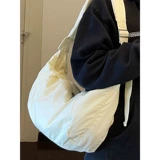 Сумка через плечо, универсальная демисезонная вместительная и большая сумка на одно плечо с пухом