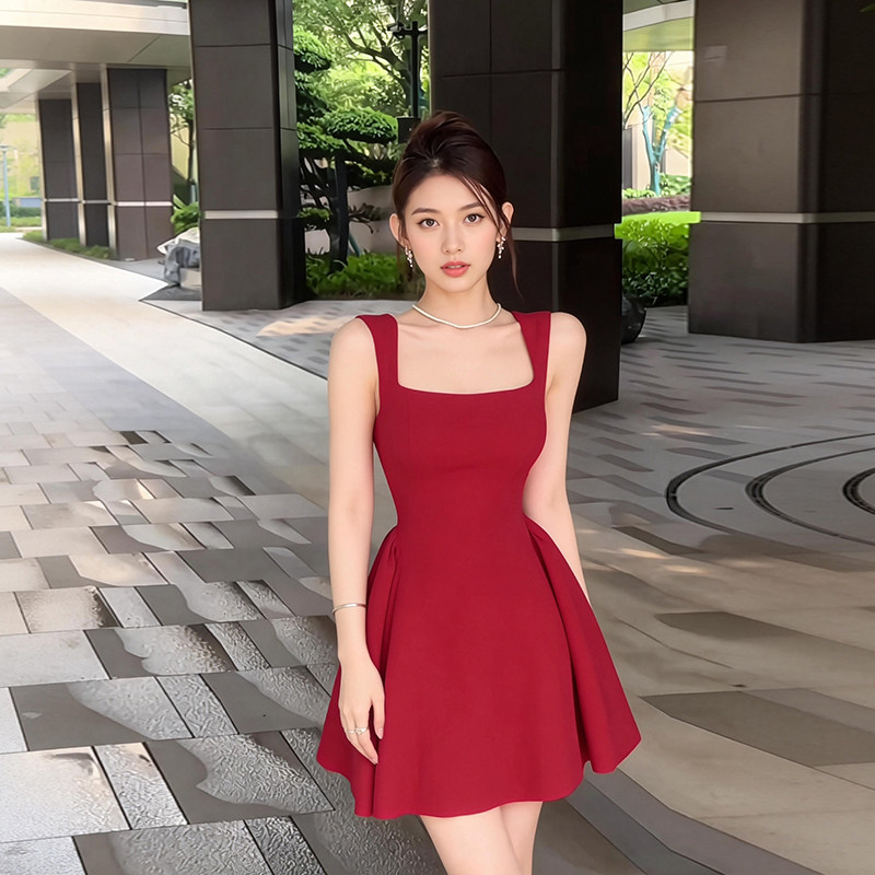 Wfyo/Red Spaghetti Strap Dress for Women, Summer Petite Engagement Dress, Toast Dress, Waist-Cinching French Style Short Dress