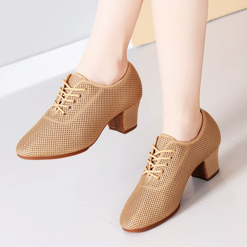 Знаменитая леди летящих ткац