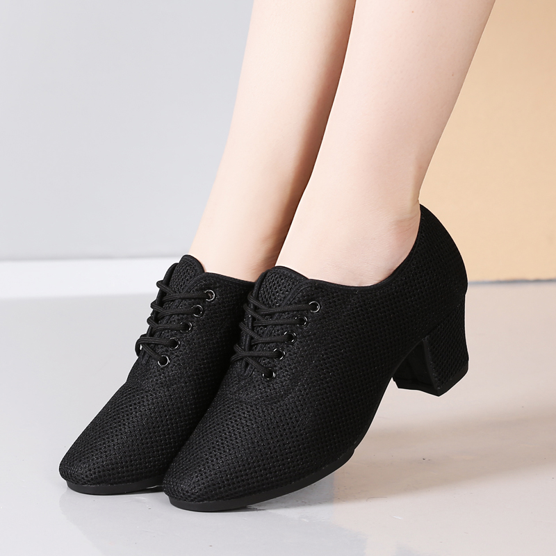 Famous ladies flying weaver tennis net Latin dance shoes Soft bottom heel with teachers Shoe Square Dance Summer breathable