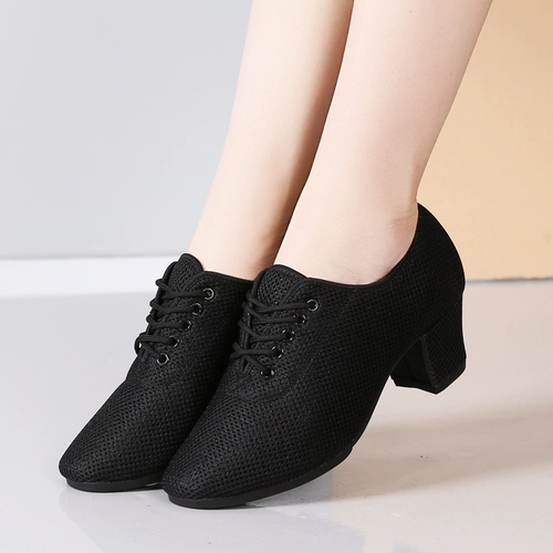 Знаменитая леди летящих ткац