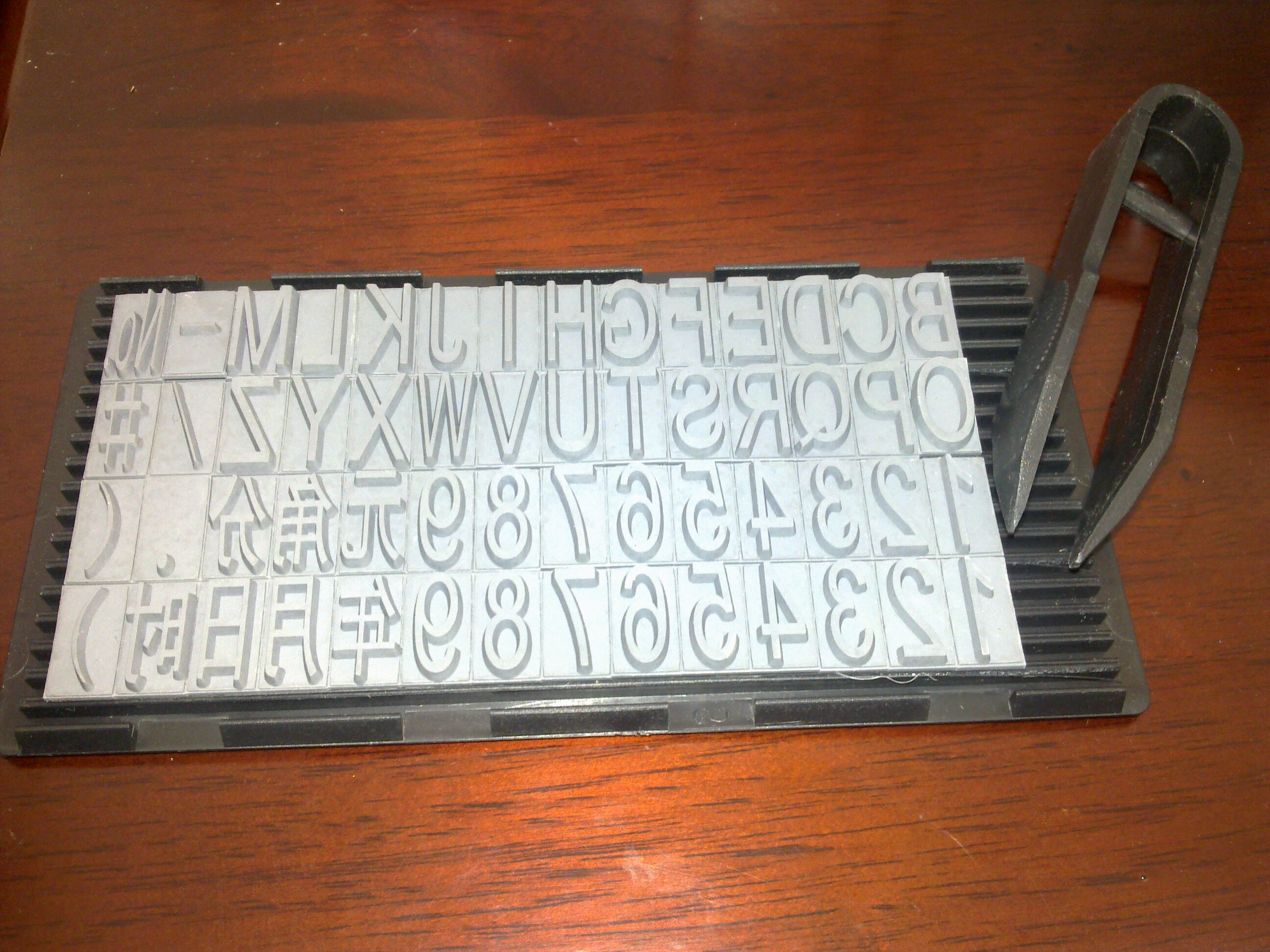 Live - seal Granules Candidate - changeable alphanumeric characters Production date number custom multi - line active characters