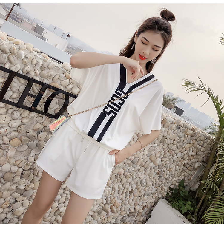 VK旗艦店 韓國學院風短袖字母領t恤學生休閒寬鬆時尚運動服套裝短袖褲裝