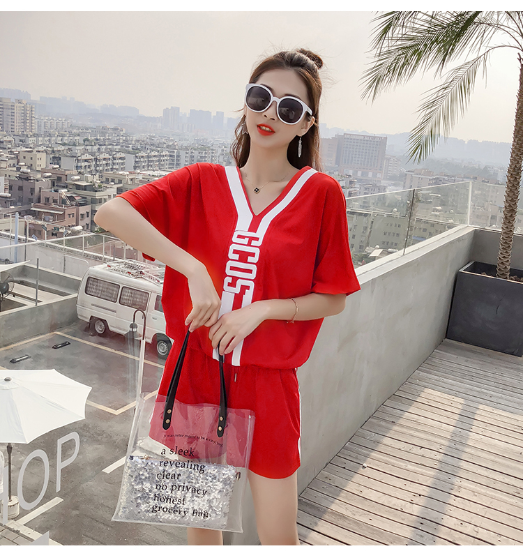 VK旗艦店 韓國學院風短袖字母領t恤學生休閒寬鬆時尚運動服套裝短袖褲裝