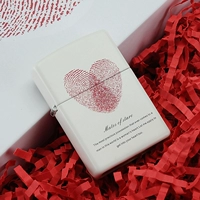 Играя на более легкое Zippo подлинное Zppo Custom Heart -Capers Persing Persinlity Personality Creative Tide Love Parts, чтобы дать парню