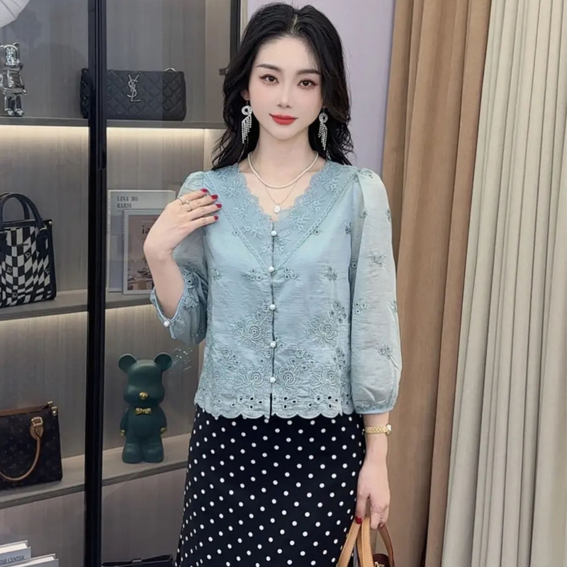 French-Style Fashion Lace V-Neck Patchwork Hollow-Out Shirt for Women, 2025 Autumn New Age-Reducing Embroidered Elegant Shirt Trend