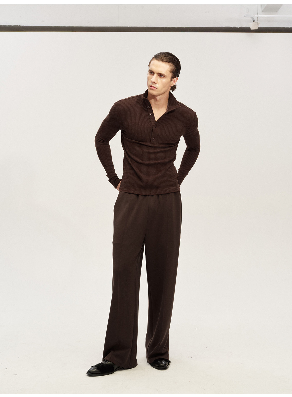 JCAESAR High-Neck Buttoned Slim Sweater
