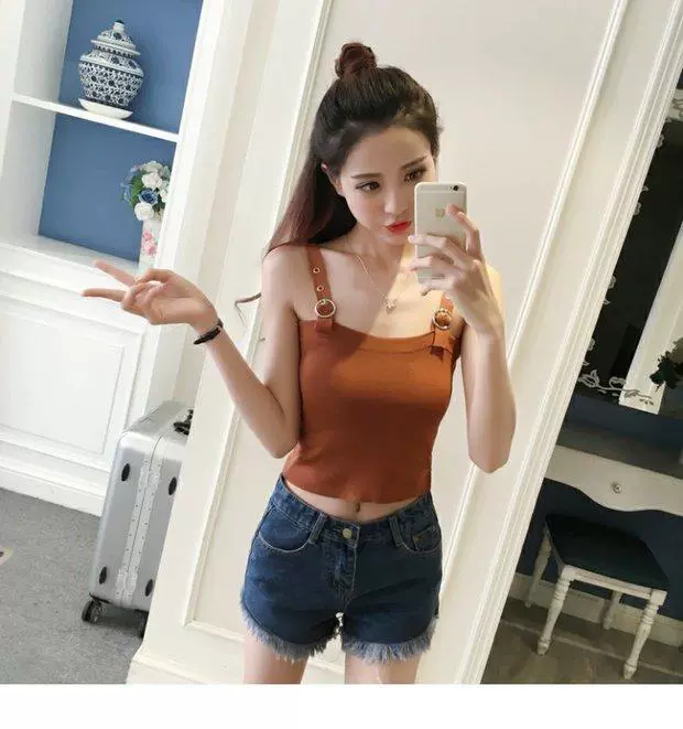 Mùa thu 2017 làn sóng mới của phụ nữ Hàn Quốc hoang dã không tay chạm đáy áo thời trang đan áo yếm ngắn nữ mùa hè
