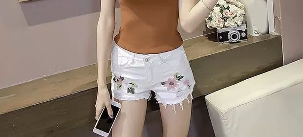 Xia Xiao Khánh sling đan búp bê ngọn bên trong phía dưới mặc một chiếc áo vest ngắn kiểu retro sang trọng kiểu Hồng Kông