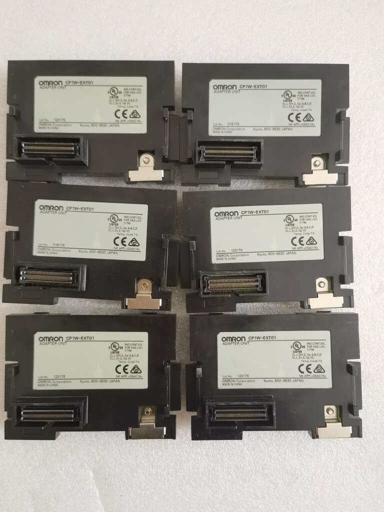Cmb Rht Ext01 原装拆机OMRON欧姆龙 CP1W-EXT01 包好 成色非常漂亮 现货*
