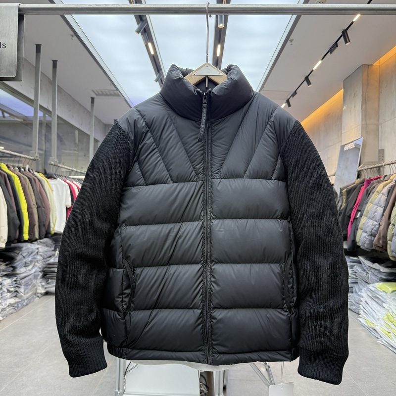 Winter 90% White Duck down Warm and Lightweight Patchwork Knit down Jacket with Stand Collar, Trendy Brand Design Men's Top Winter 90% White Duck down Warm and Lightweight Patchwork Knit down Jacket with Stand Collar, Trendy Brand Design Men's Top