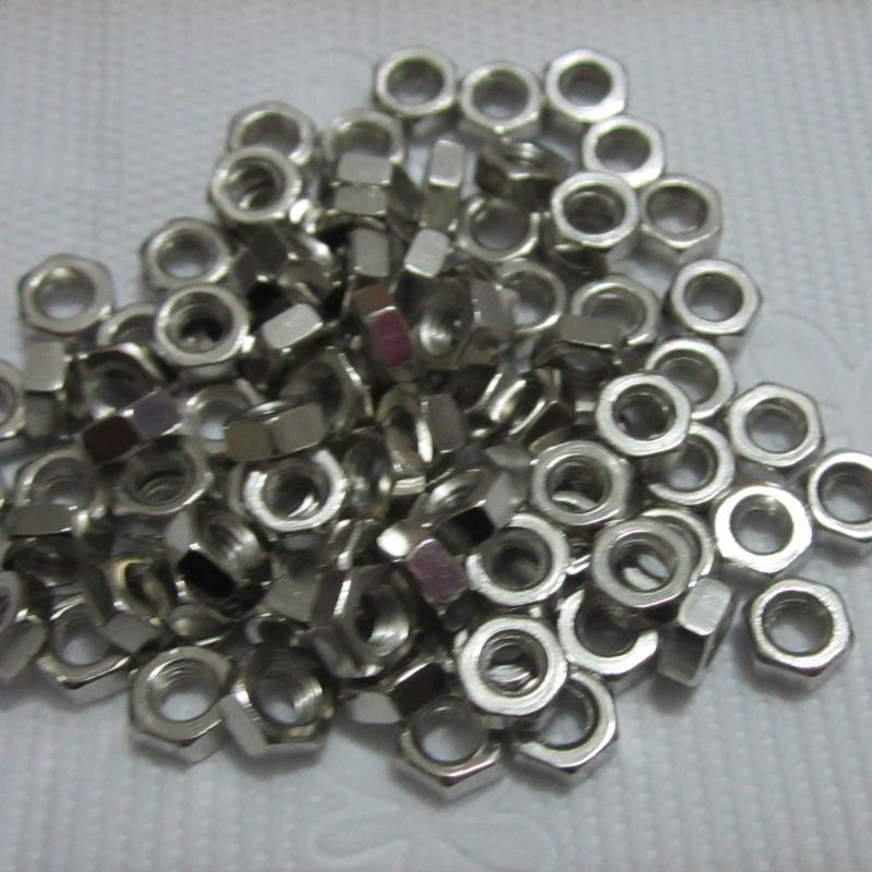 Shoot a hair 2 N20 screws assorted motor nuts small screws 20 M4 railing nuts