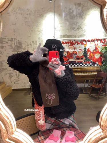 Зимние оригинальные трикотажные удерживающие тепло перчатки ручной работы с бантиком