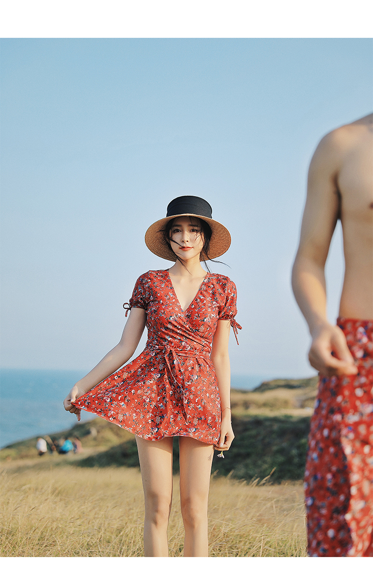 Cặp đôi ngọt ngào đồ bơi một mảnh kiểu váy phẳng che bụng tấm thép mỏng tụ tập nữ áo tắm nam thoải mái đi biển - Vài đồ bơi đồ biển cặp	
