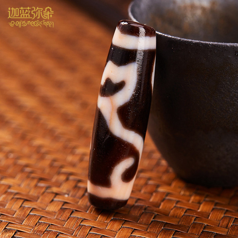 (Ghana Blue Pearl) Tibetan orthodoxy to pure craftsmanship Sand Water Lotus Tianzhu Handstring Lock Bone Chain Necklace Pendant