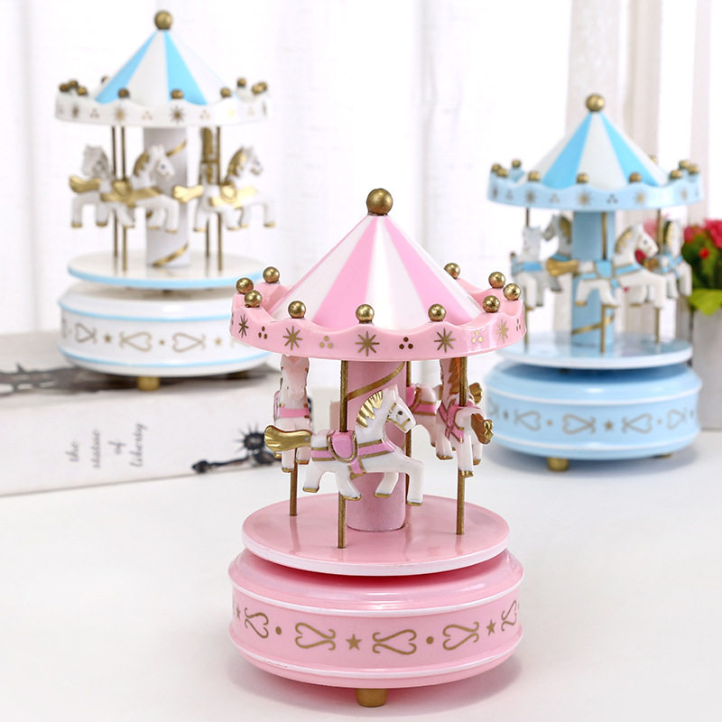 7 New Year's Valentine's Day gifts for men and women Friends Wife Spin Trojan Music Box Cake Decoration Pendulum of Eight Soundboxes